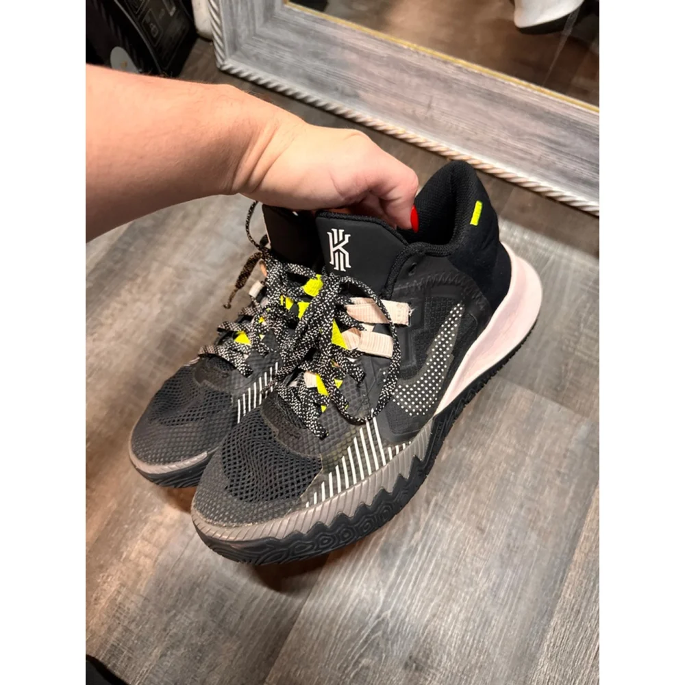 Men's Nike‎ Kyrie Flytrap 5 Black Yellow Athletic Shoes